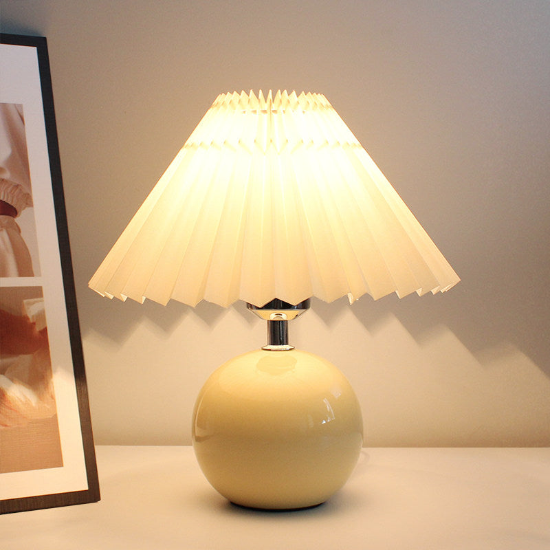 Pleated Ceramic Decorative Bedside Table Lamp
