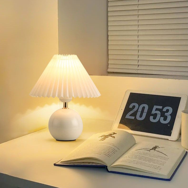 Pleated Ceramic Decorative Bedside Table Lamp