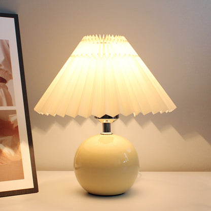 Pleated Ceramic Decorative Bedside Table Lamp