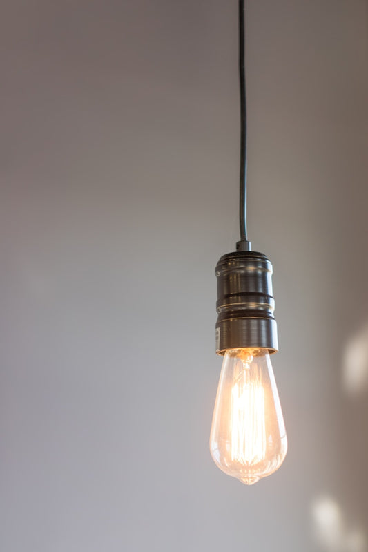 Cilindrische rotan hanglamp japandi minimalistisch